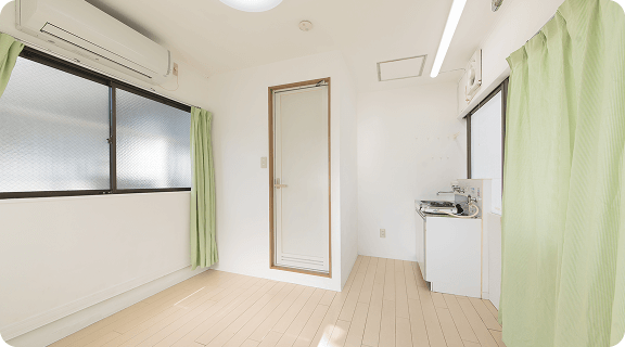 家のない1名の方に短期のシェルターを提供できます。