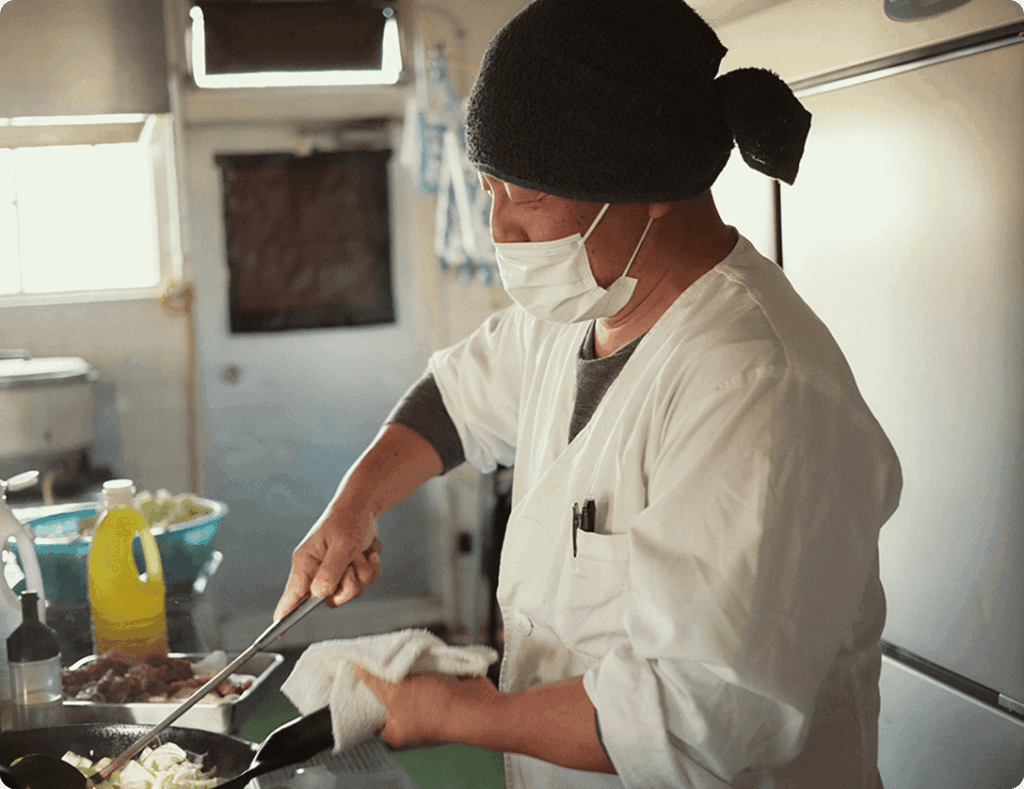住まいと仕事を軸に、
生活の再出発を支える。